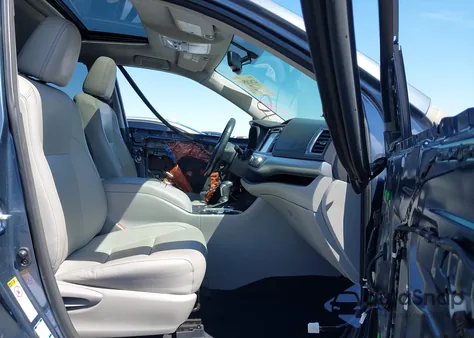 2015 Toyota Highlander Xle V6 из США, поврежденный, VIN 5TDJKRFH5FS160834